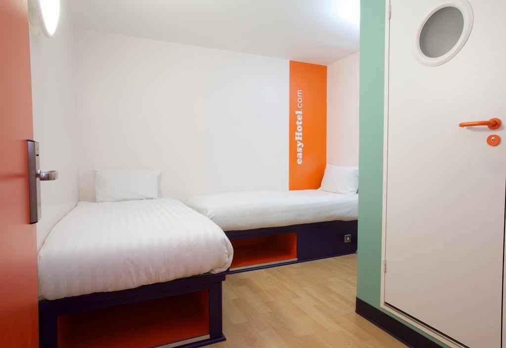 Easyhotel Glasgow City Exterior photo